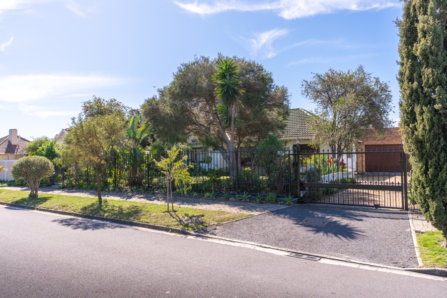 3 Bedroom Property for Sale in Pinelands Western Cape